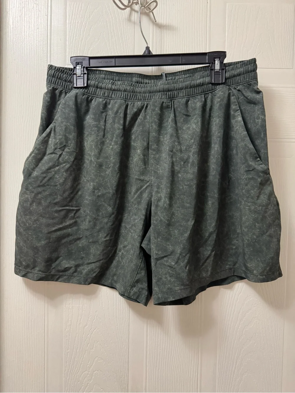 lululemon athletica Men's Athletic Shorts - Forest Green